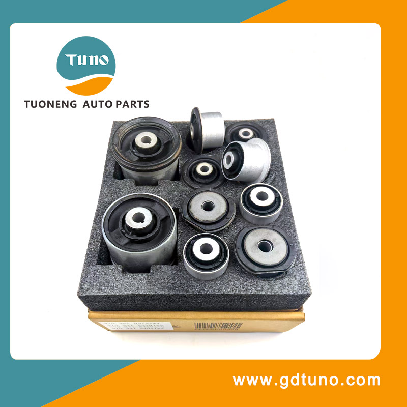 „Porsche Panamera 2014–2016“ priekinės viršutinės ir apatinės valdymo svirties įvorių komplektas